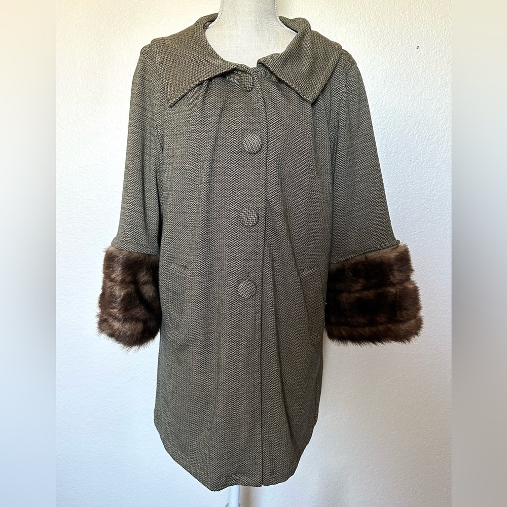 L. a. L. 3/4 sleeve coat.